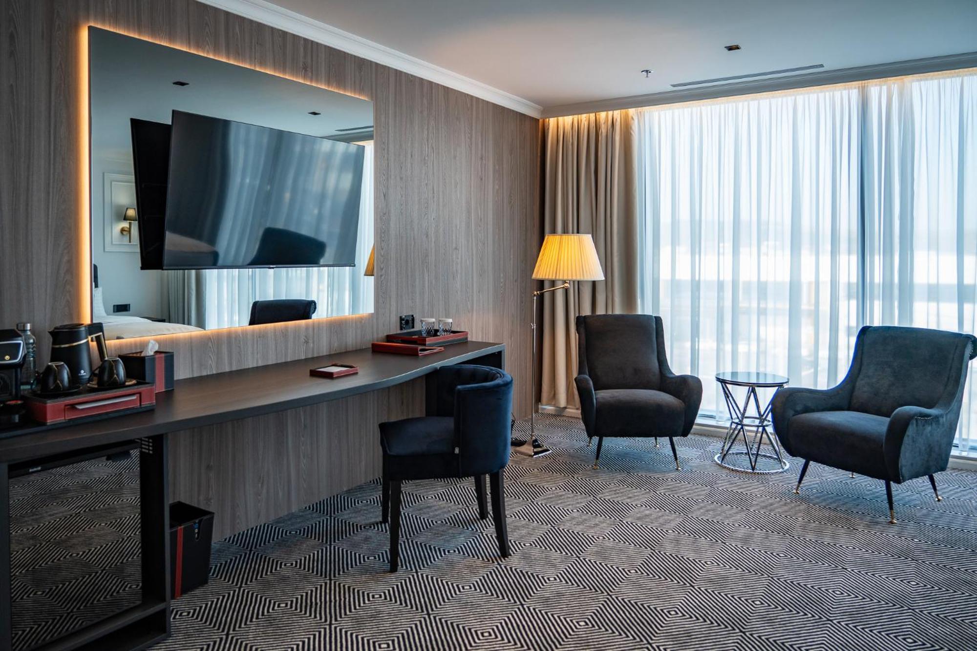 Sky Airport Hotel Kluż-Napoka Zewnętrze zdjęcie
